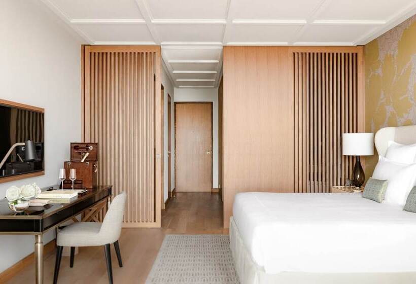 Полулюкс, Royal Champagne Hotel & Spa