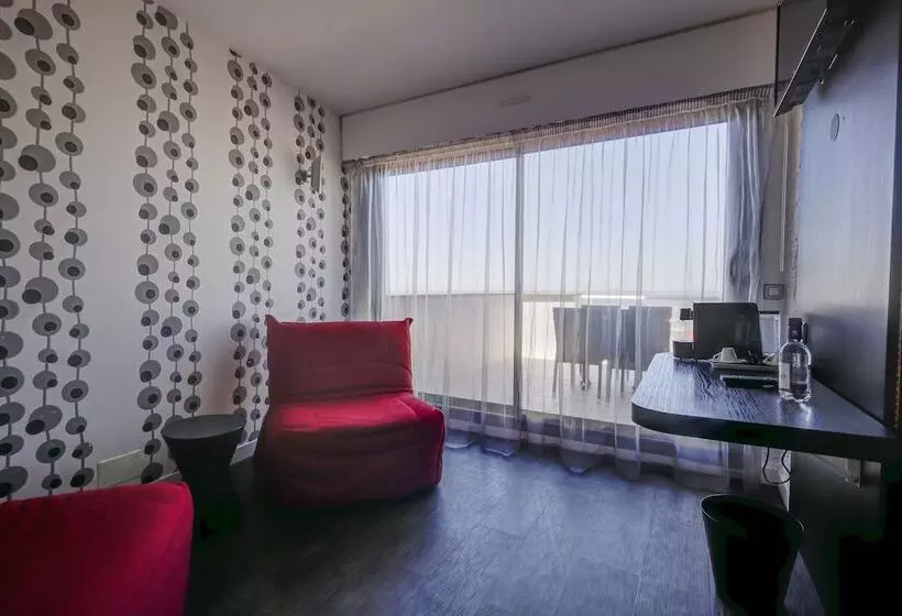 سوییت با چشمانداز دریا, Hôtel Le Nautic