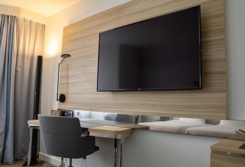 Номер Классика Двуспальная Кровать, Novotel Valence Sud