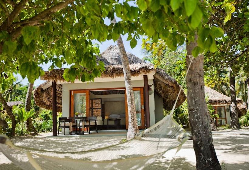 Семейный Номер, Castaway Island, Fiji