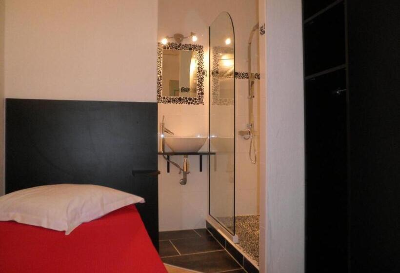 غرفة قياسية فردية, Au Nouvel