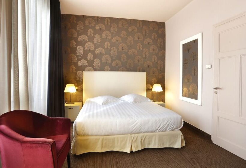 Номер Deluxe, De Paris