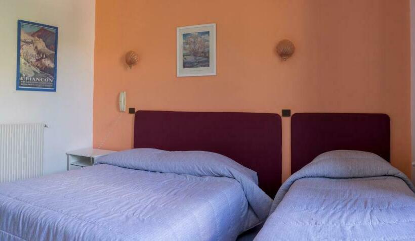 غرفة قياسية ثلاثية, Hôtel De Paris