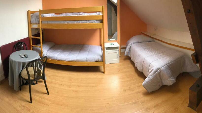 غرفة قياسية ثلاثية, Hôtel De Paris