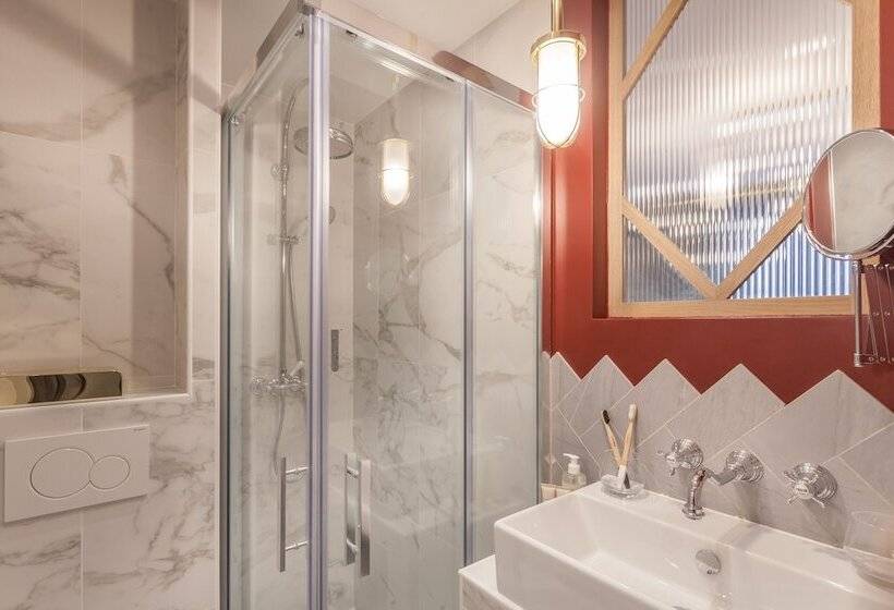 スタンダードルーム, Handsome