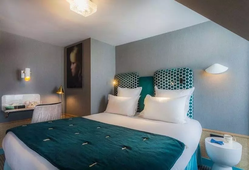 Deluxe Kamer, Handsome