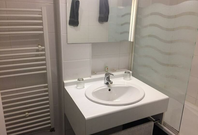 غرفة قياسية, Du Sud Vieux Port