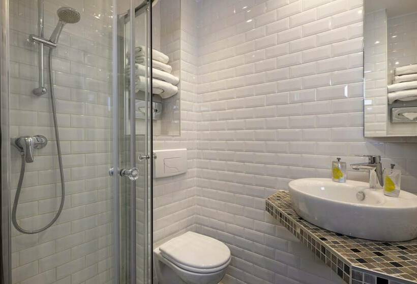 インサイドクラシックルーム, L Interlude