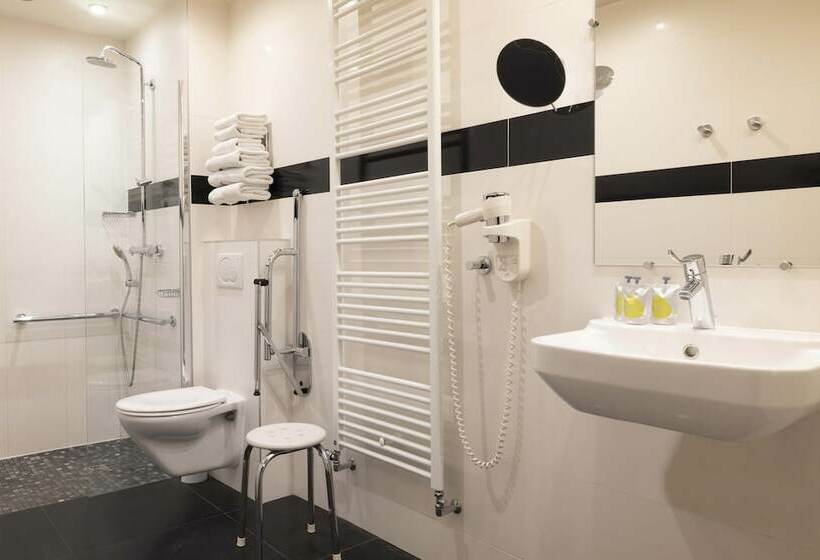 スタンダードトリプルルーム, L Interlude