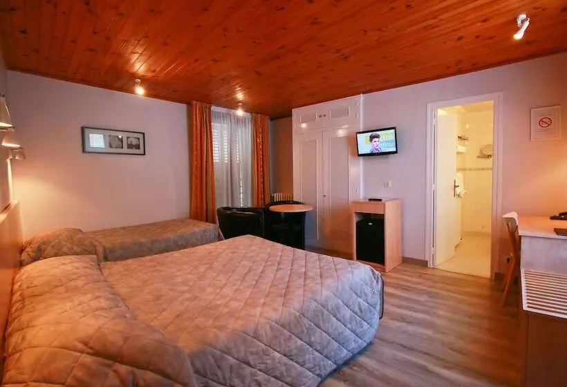 اتاق راحتی سه تخته, Hôtel Panoramic