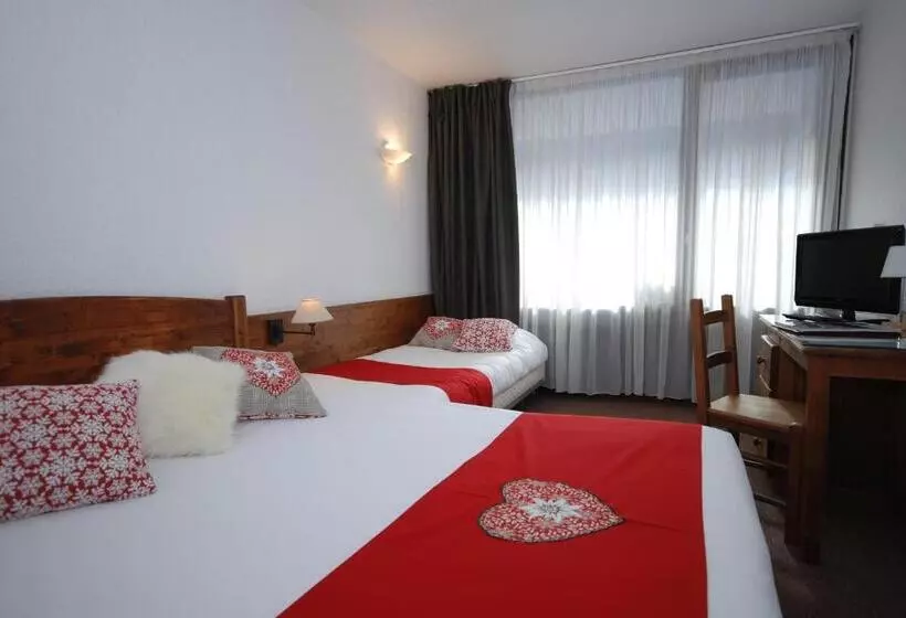 اتاق استاندارد سه نفره, Hôtel Plein Sud Et Piscine