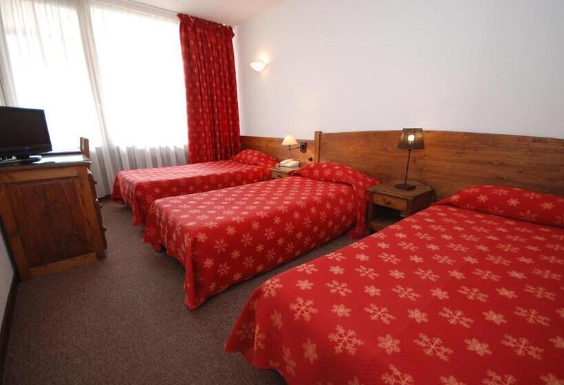 Номер Стандарт Трехместный, Hôtel Plein Sud Et Piscine