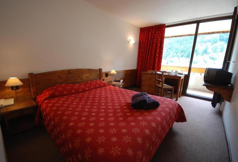 חדר סטנדרט עם מרפסת, Hôtel Plein Sud Et Piscine