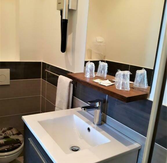 غرفة قياسية, Trianon