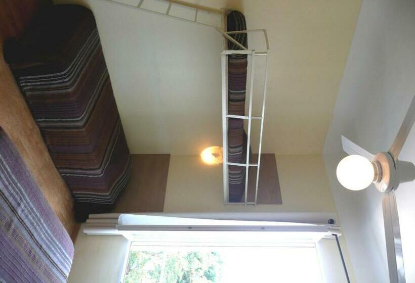 غرفة قياسية رباعية, Trianon