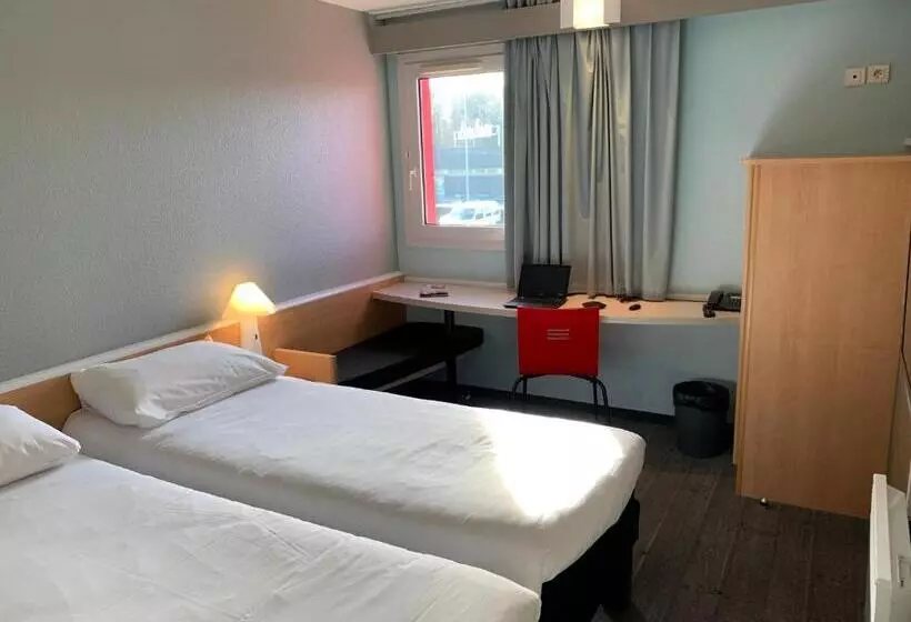 Chambre Standard, Ibis Auray