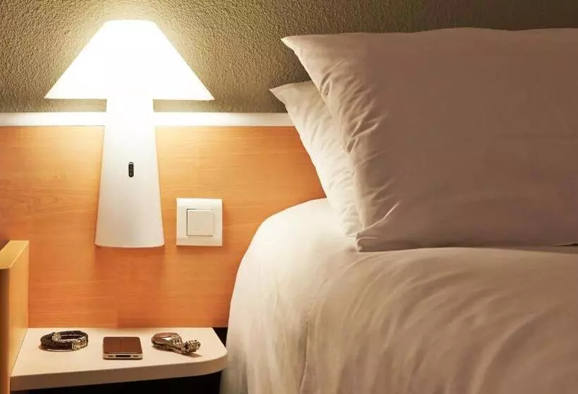 Chambre Standard, Ibis Auray