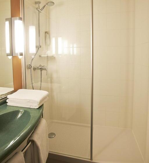 스탠다드 룸, Ibis Auray