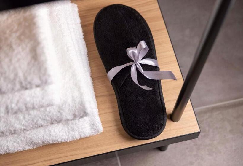 اتاق استاندارد با چشم‌انداز باغ, Le 5 Particulier