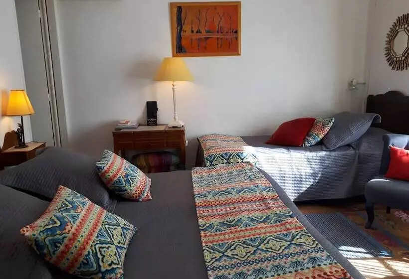 اتاق استاندارد سه نفره, Le Pre Catelan