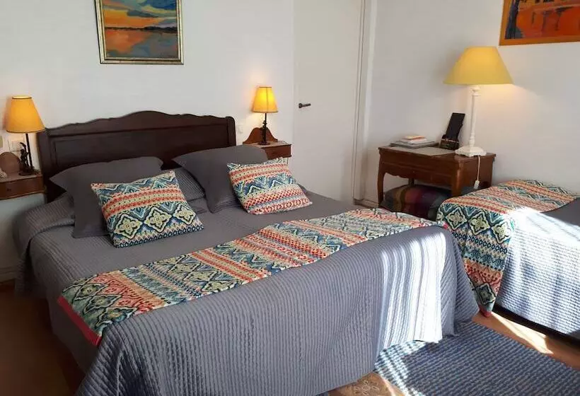 اتاق استاندارد سه نفره, Le Pre Catelan