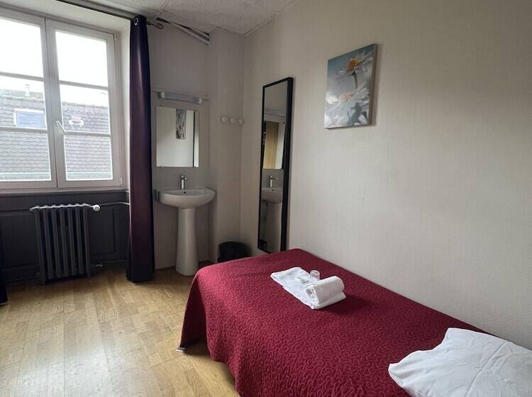 バスルーム共有のシングルスタンダード, Patricia Strasbourg Hyper Centre