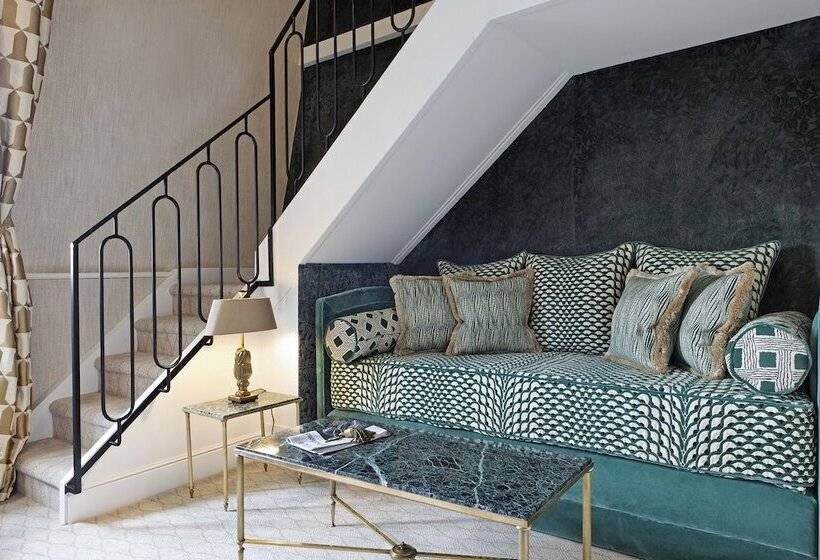 デュプレックスのジュニアスイート, Relais Christine