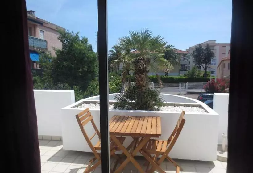 اتاق استاندارد چهارنفره با بالکن, Sable Et Soleil Port, Plage Et Spa