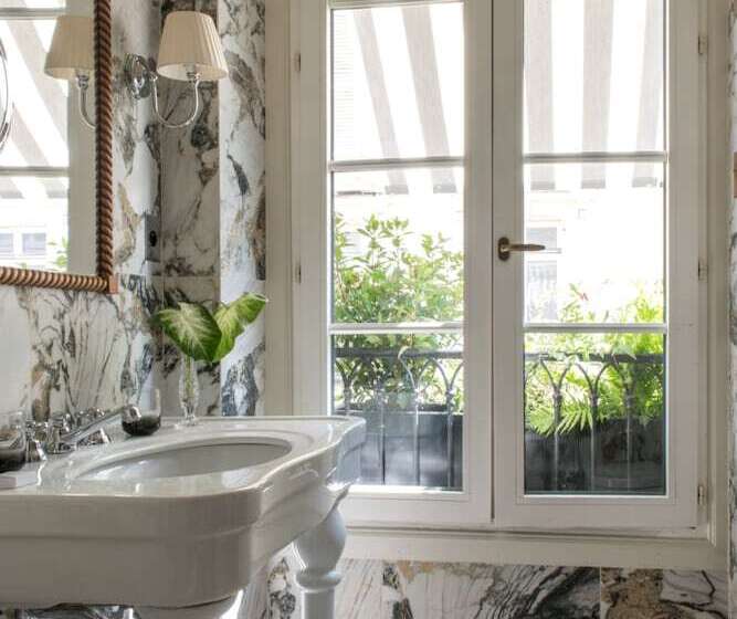 اتاق لوکس, Hôtel Fougère