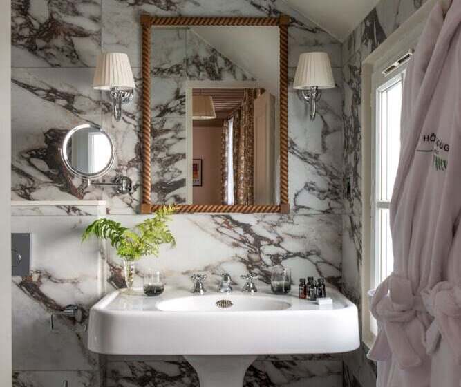 اتاق لوکس, Hôtel Fougère