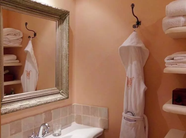 اتاق استاندارد با بالکن, Hôtel La Villa Sainte Valérie Adults Only