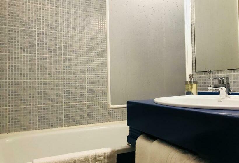 חדר סטנדרט, Tourhôtel