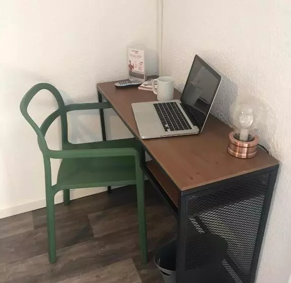 Standard Kolmen Hengen Huone, Tourhôtel