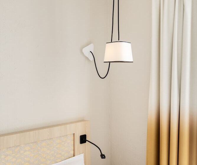 标准三人间, Vendome