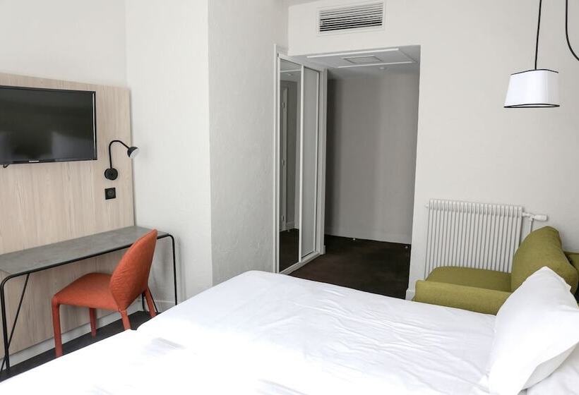 标准三人间, Vendome