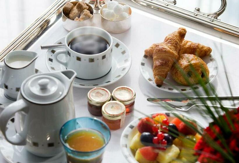 スーペリアールーム, Warwick Paris