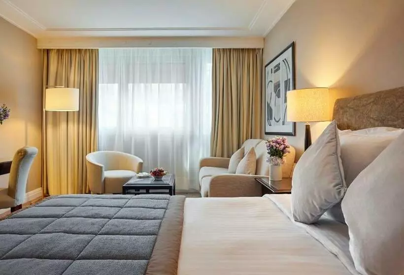 Camera Business Letto King, Warwick Paris