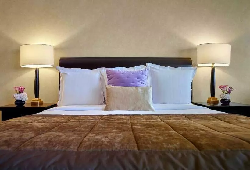 Suite Junior Letto King, Warwick Paris