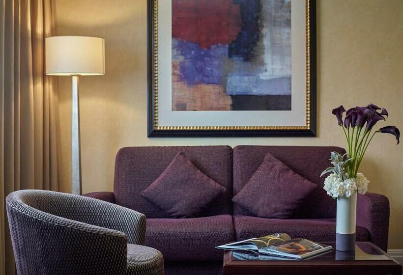 キングサイズベッドのジュニアスイート, Warwick Paris