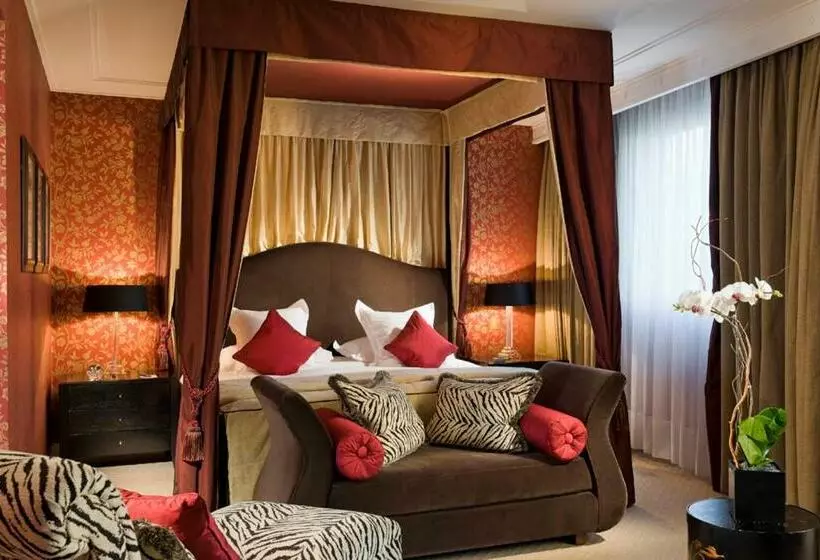 سوئیت پرزیدنت, Warwick Champs Elysées Paris