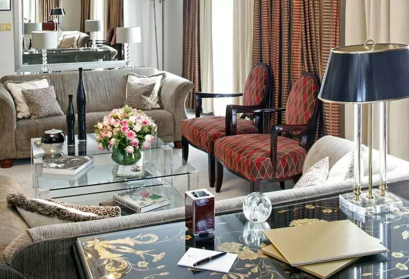 سوئیت پرزیدنت, Warwick Champs Elysées Paris