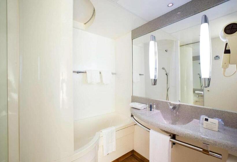 غرفة قياسية ثلاثية, Novotel Marseille Est Porte D Aubagne