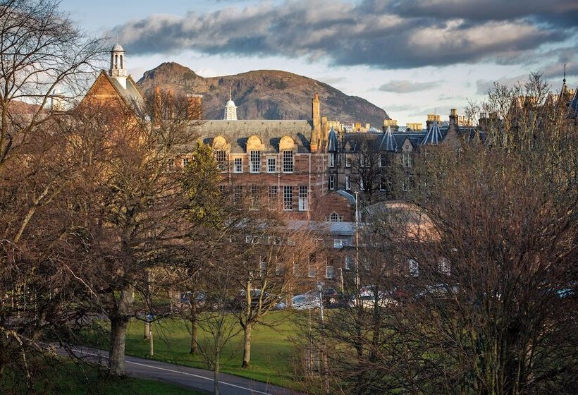 غرفة سوبيريور, The Bruntsfield