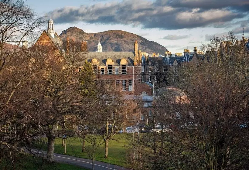 اتاق سوپریور, The Bruntsfield