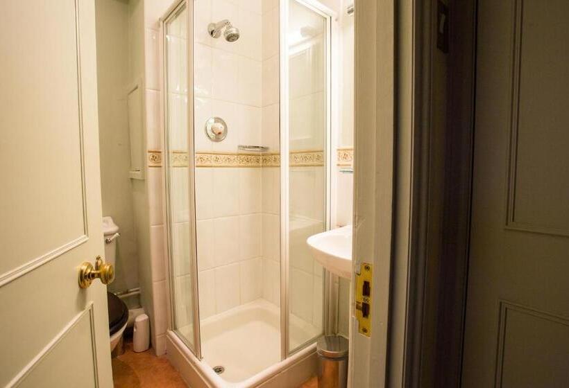 غرفة أساسية, Dukes Bath