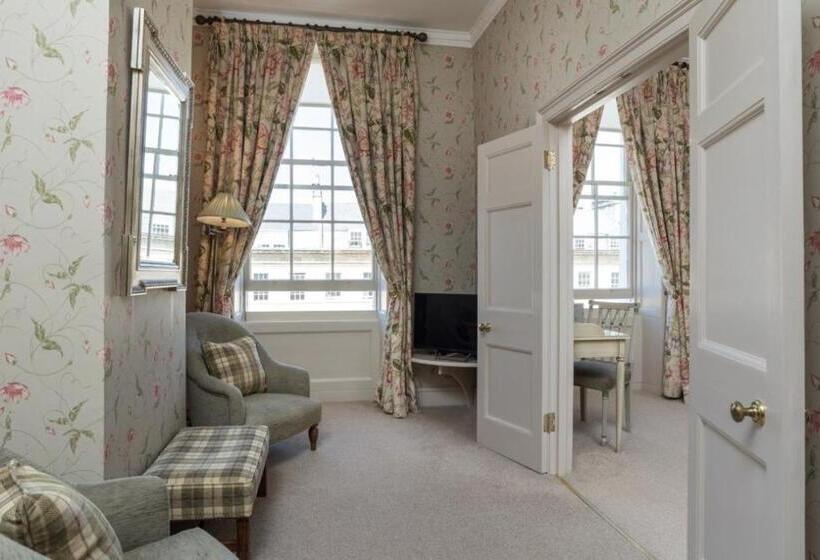 جناح ديلوكس, Dukes Bath