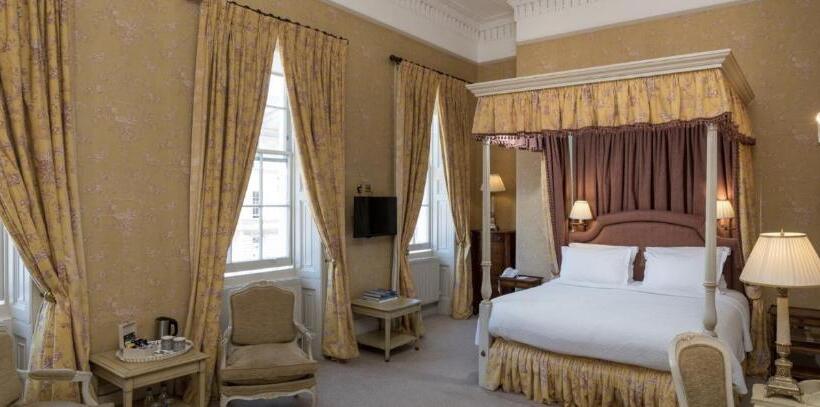 جناح جونيور, Dukes Bath