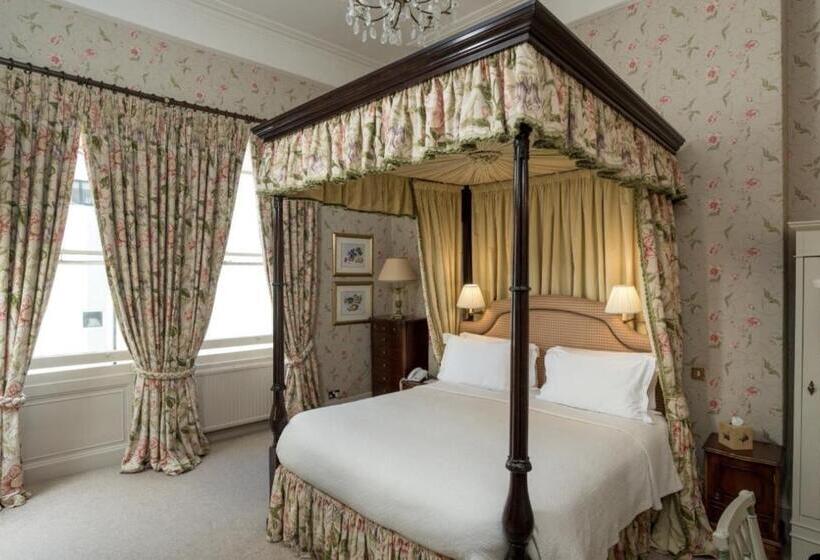 جناح جونيور, Dukes Bath