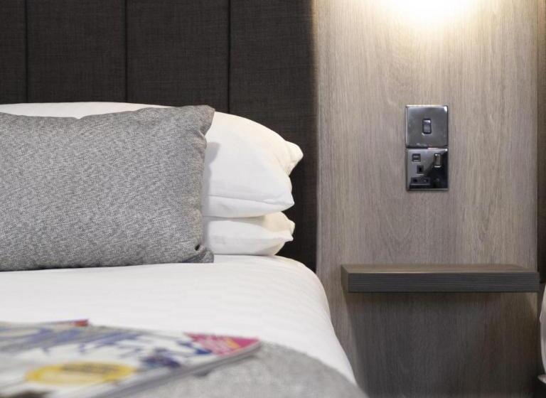 标准间, Durrant House