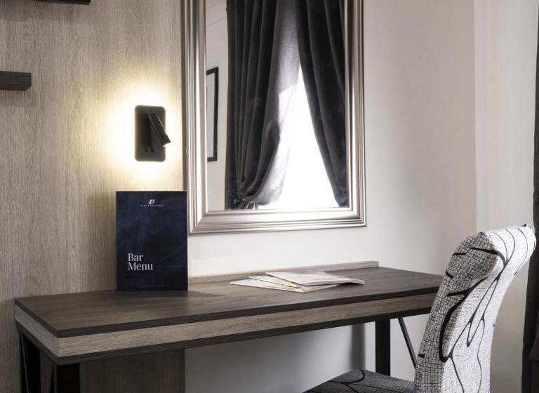 家庭间, Durrant House